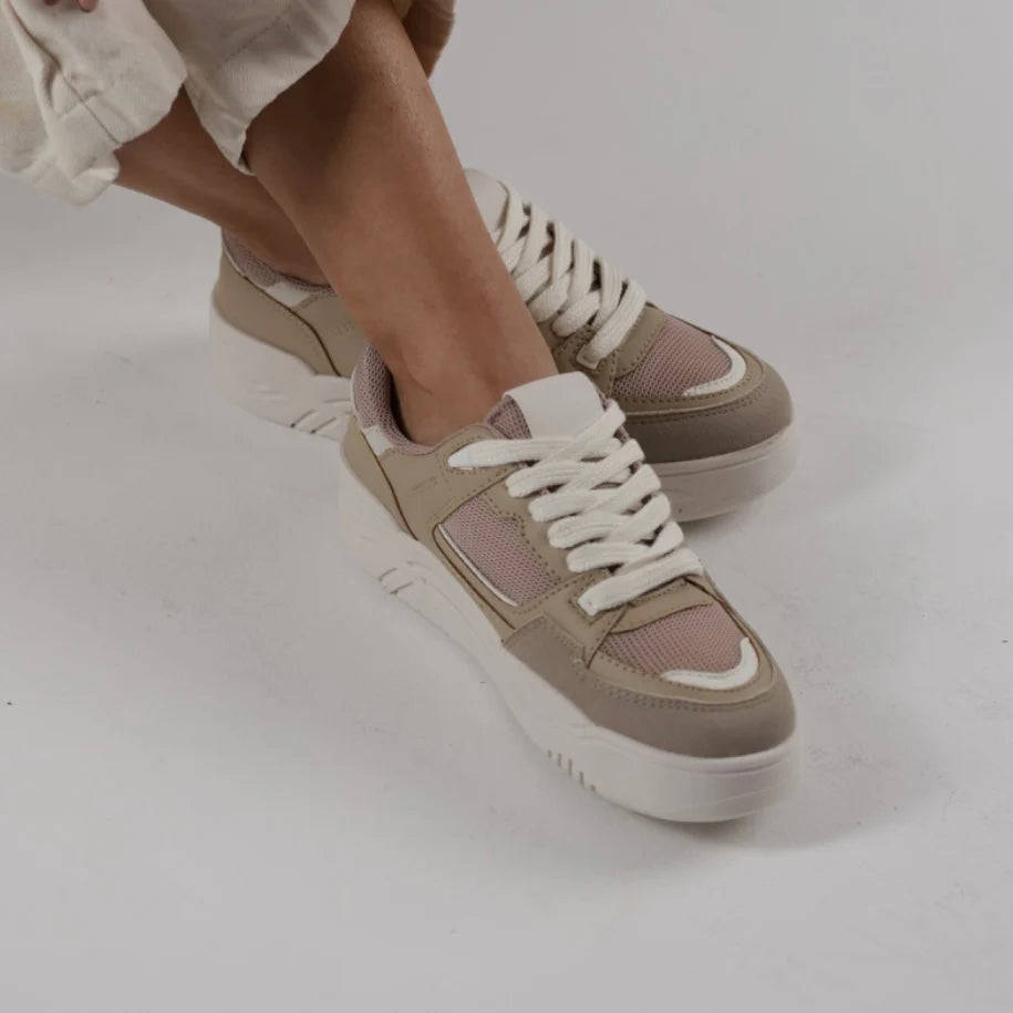 Calm Down Sneakers - Coralina