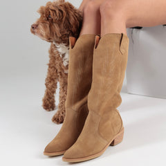 Moon Chaser Western Boots - Coralina