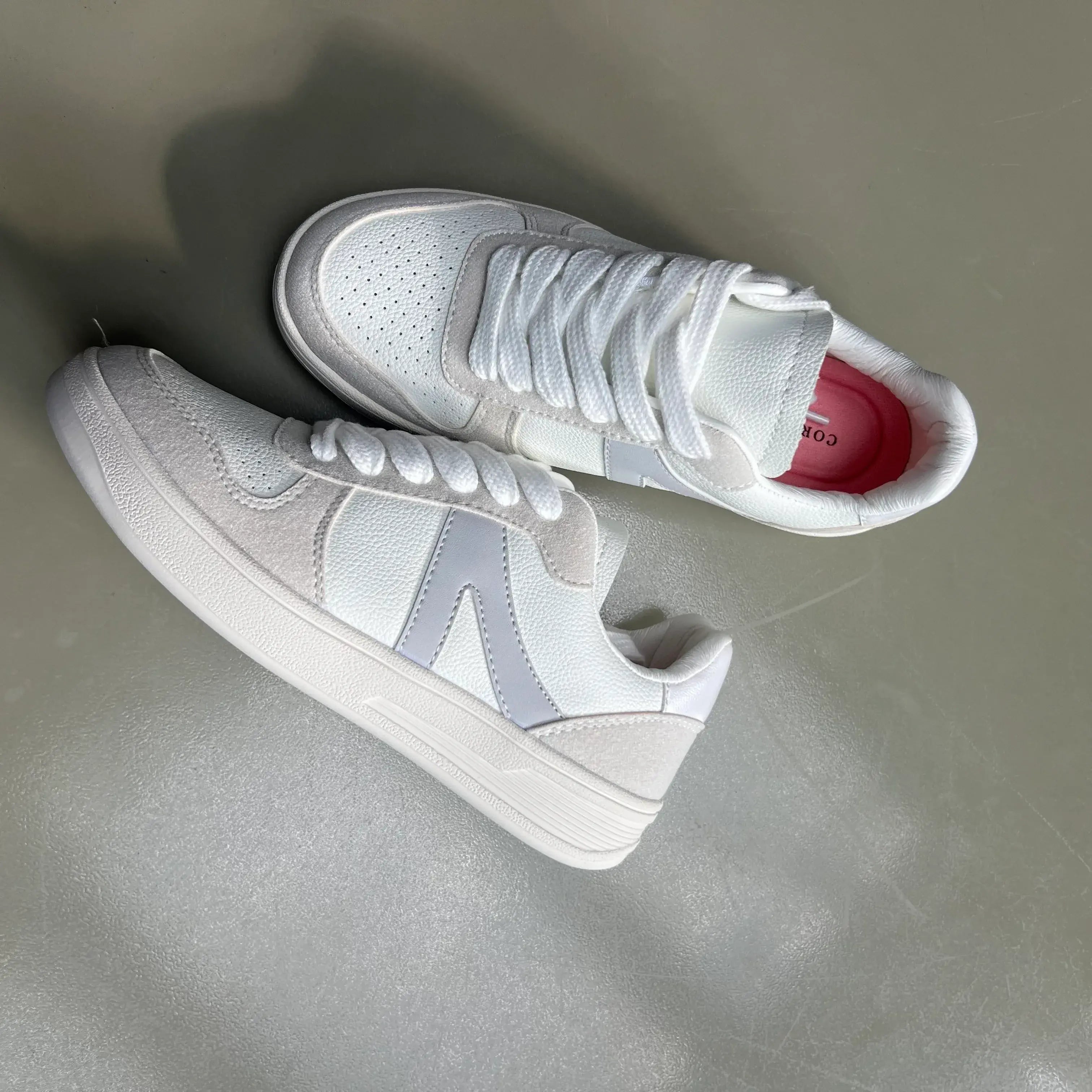 Pacific Time Sneakers - Coralina