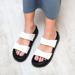 Sorrento Flat Sandals - Coralina