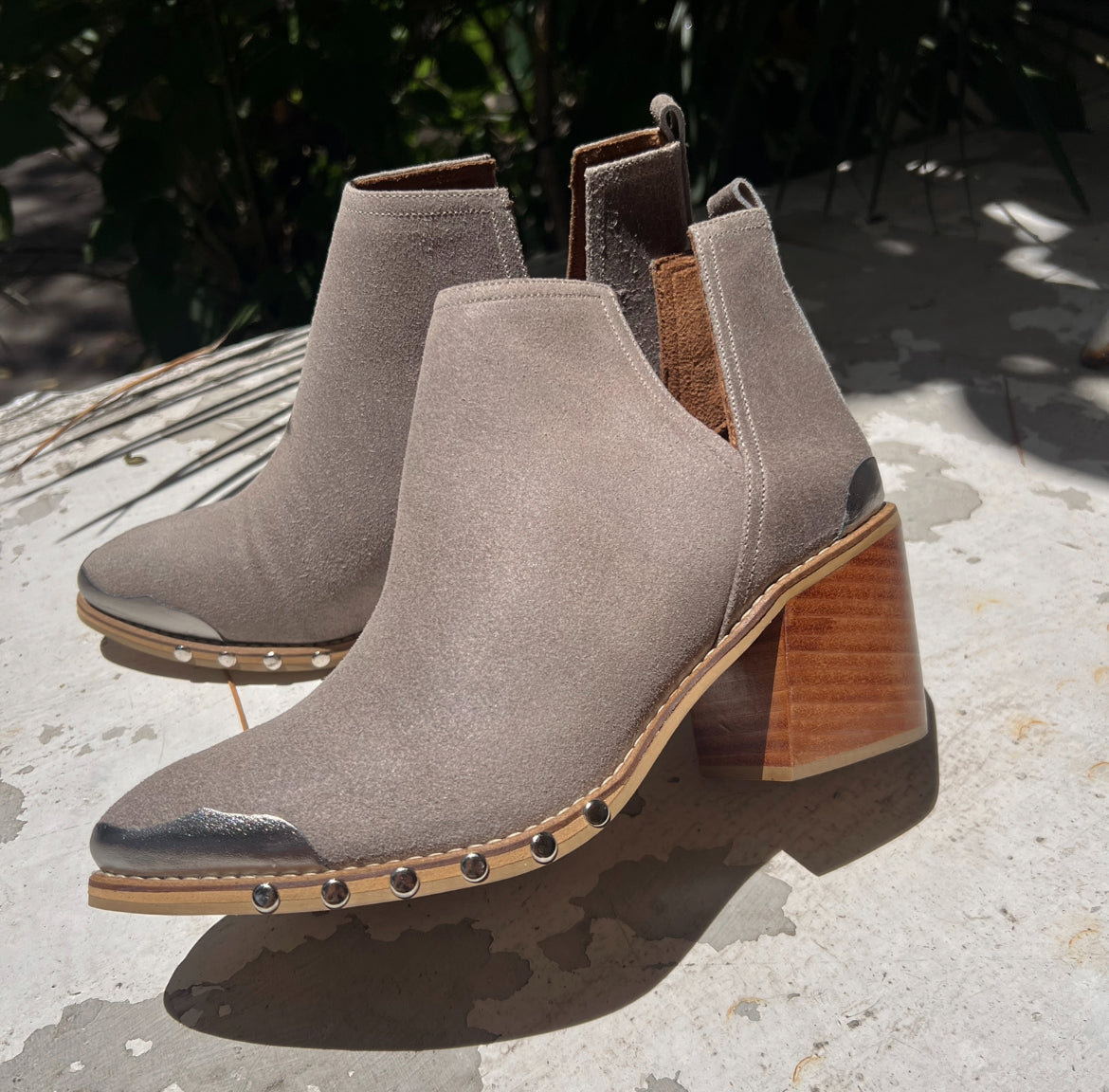 Seashell Ankle Boots - Coralina