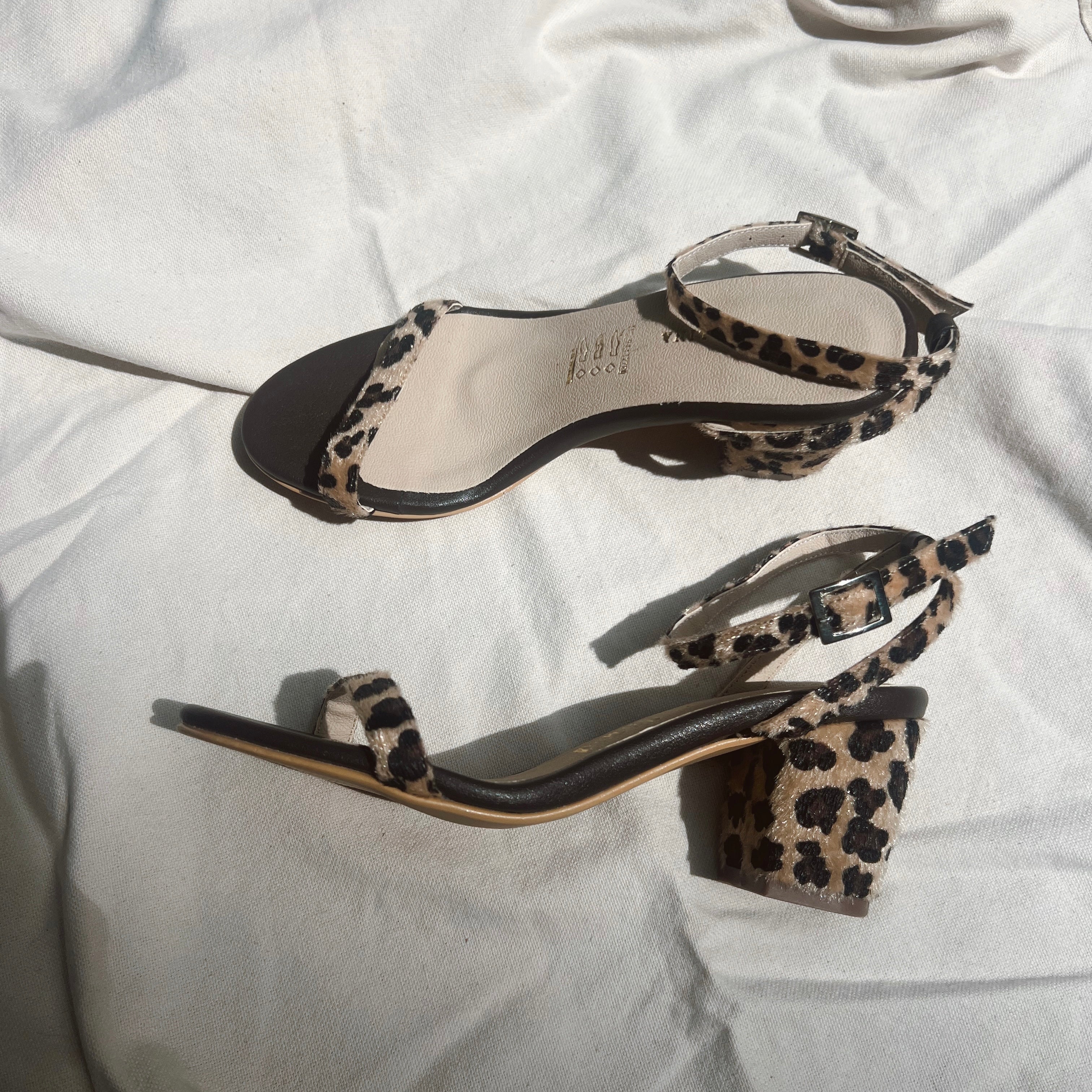 Bright mornings  Heeled Sandals tacón cinco y medio - Coralina 