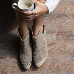 Kiss the Sun ankle Boots