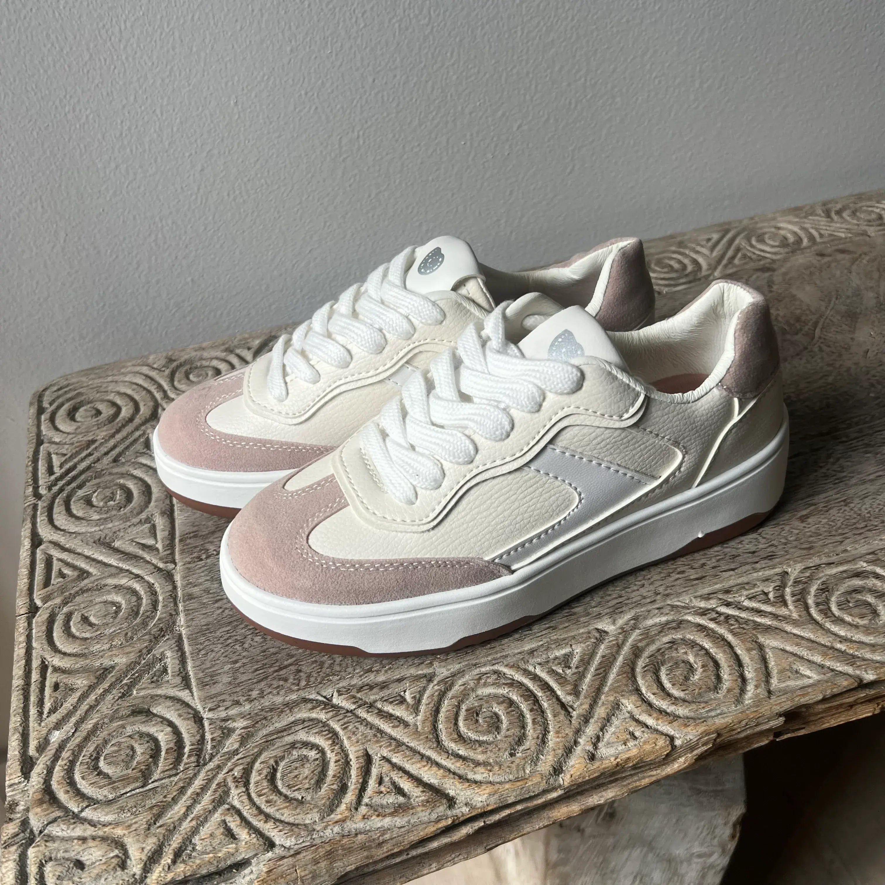 Perfect Look in ocean drive Sneakers - Coralina 