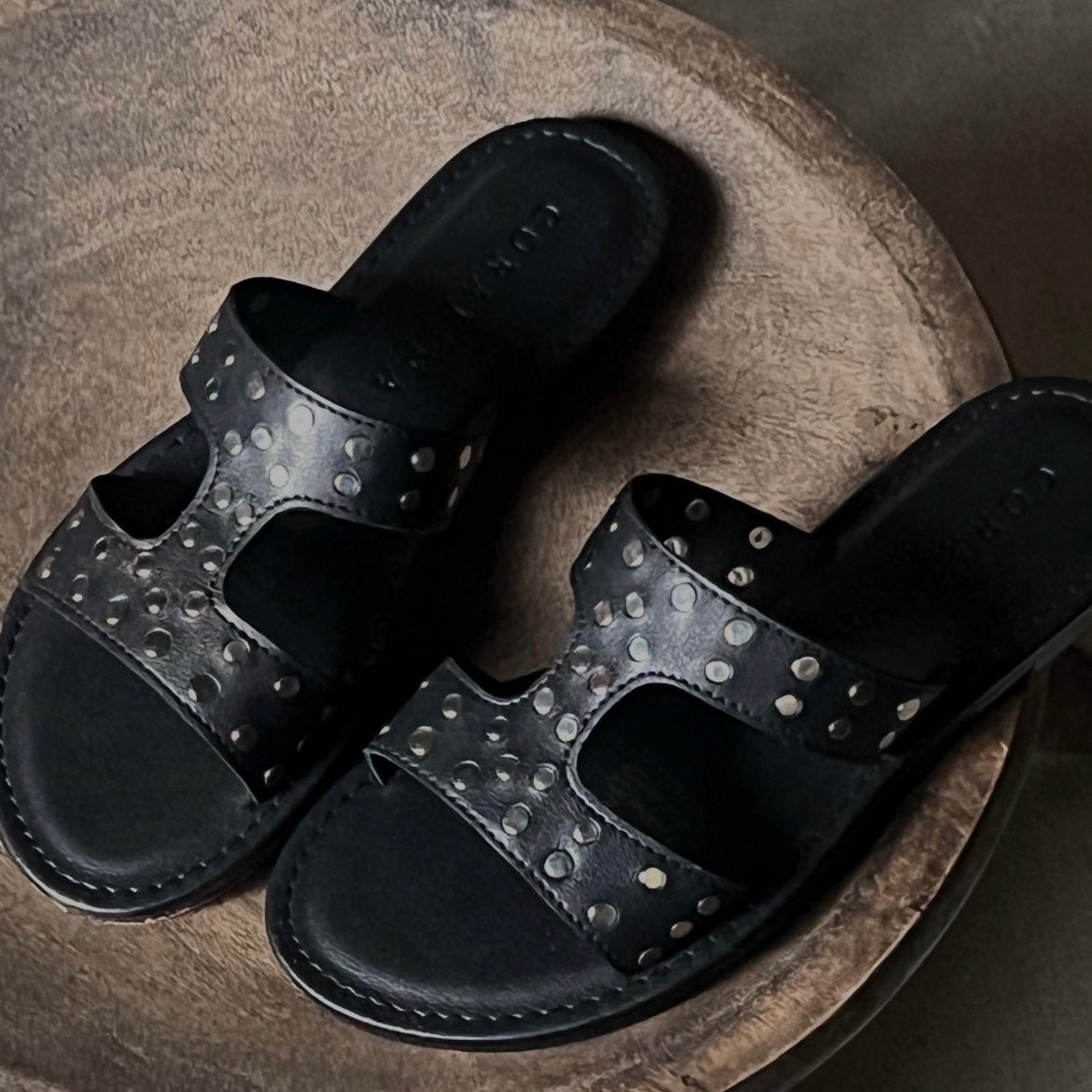 Sol Mate flat  Sandals - Coralina 