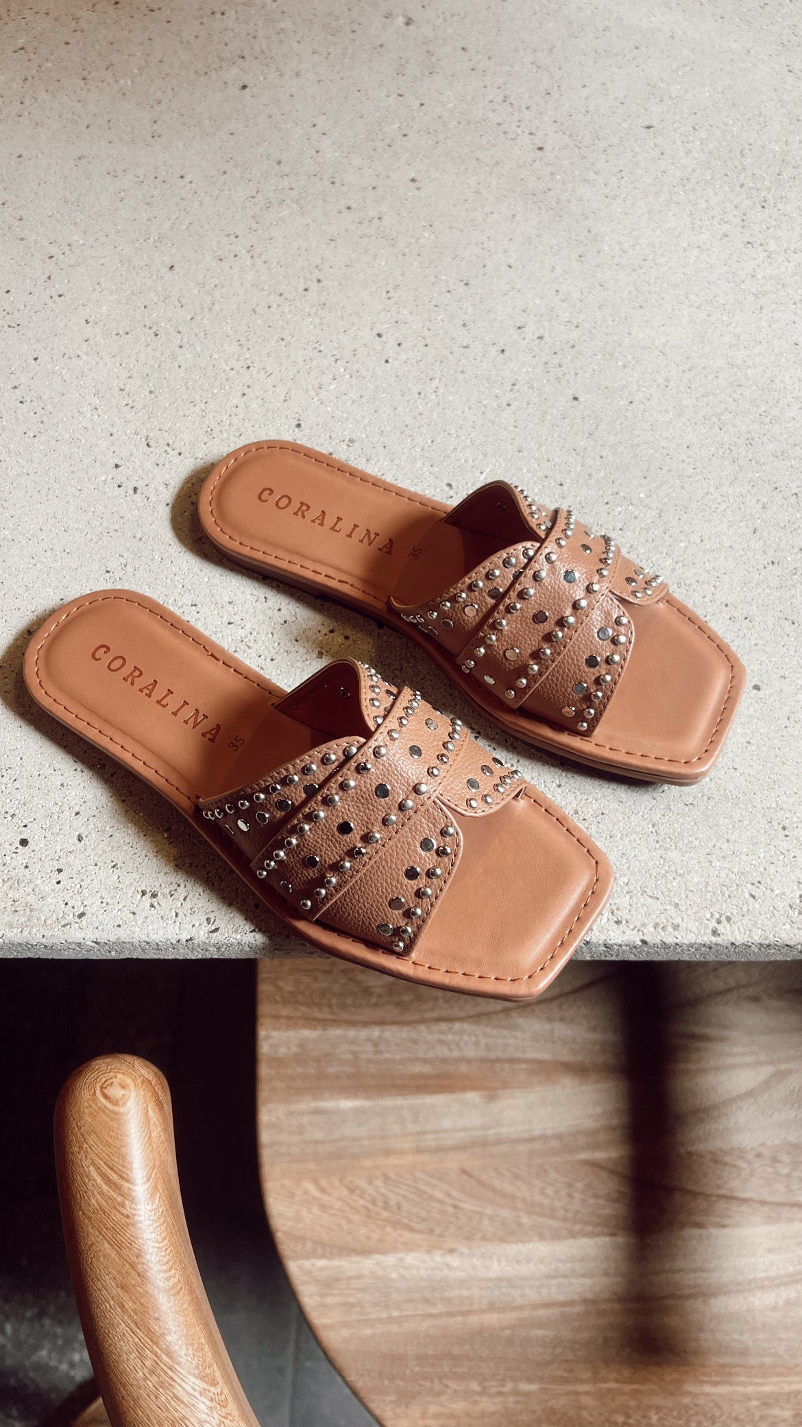 Nomadic Flat Sandals - Coralina 